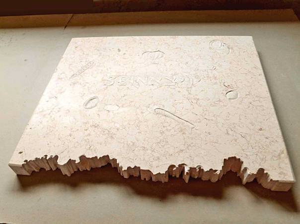 פרדוקס בין נדודים להתקבעות. היצירה 'ויצא sein'