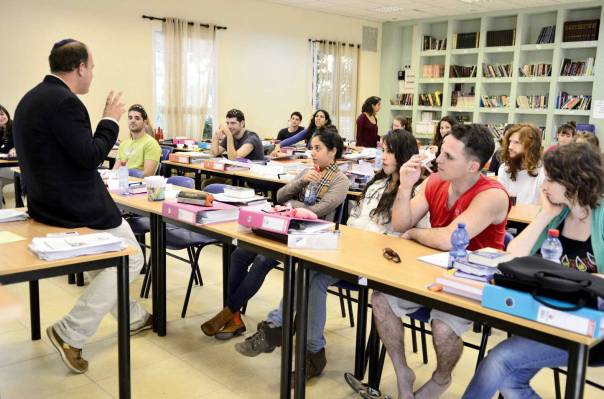 החלום בדבר יהדות ארצישראלית הוא נפלא, השאלה היא איך מממשים אותו. מיכה גודמן במדרשת 'עין פרת'צילום: עדי פסדר