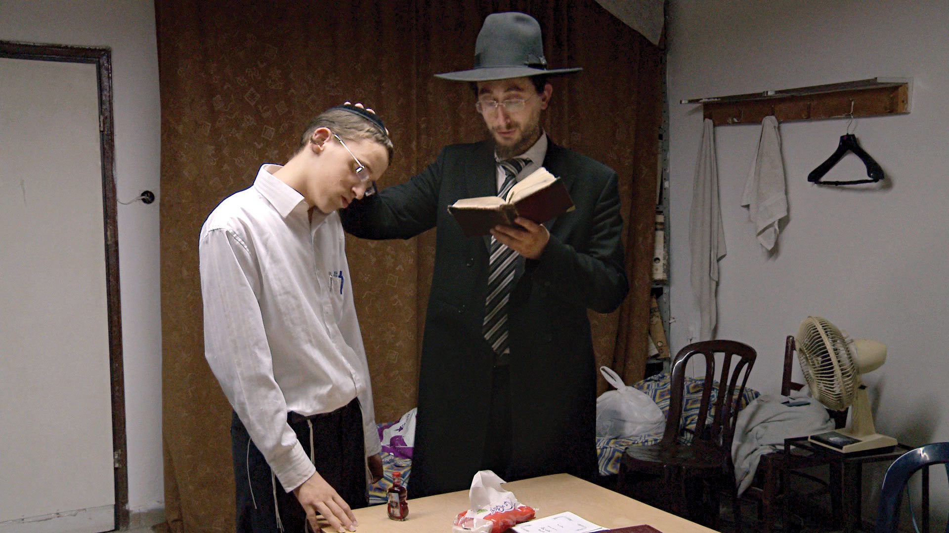 איור: מנחם הלברשטט