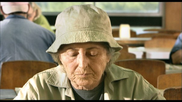 כל מה שחשוב עבורה נעקר למולה בברוטליות. מתוך הסרט