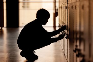 אמוציות גיל ההתבגרות הופכות את העיוורון ל'אישיו'  צילום: thinkstock