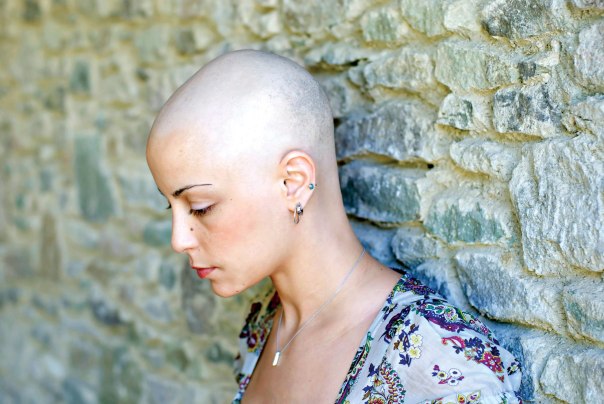 פיסת החיים של נערים חולי סרטן מוצגת בהומור ובעצב. צילום: thinkstock