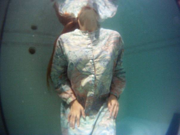 תחושת המחנק גוברת. וידאו־ארט מתוך התערוכה צילום: נורית יעקבס ינון - סרטי אלומה