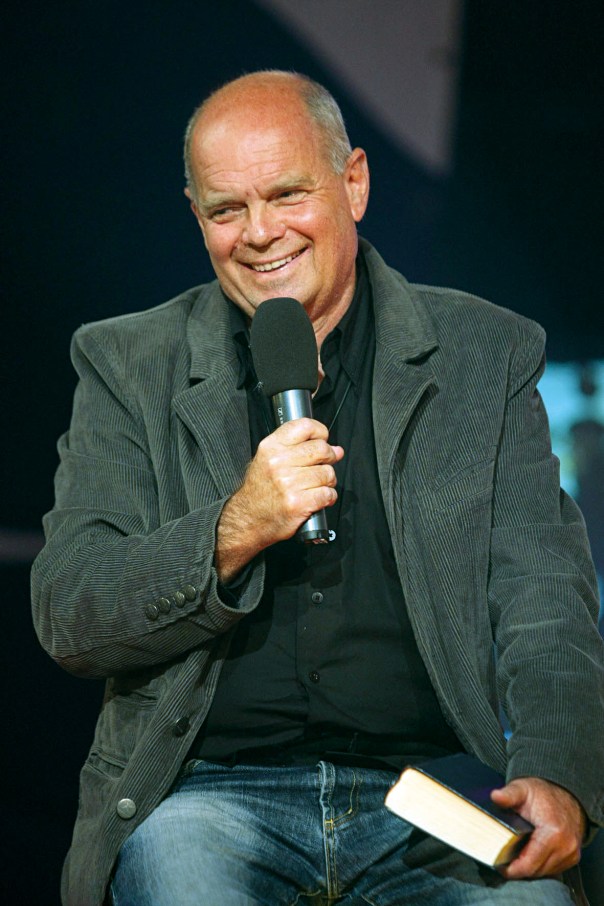 "מה למעשה ההבדל בין 'רוב הזמן את אשתי' לבין 'הכניסיני תחת כנפך'?". מנחם בן צילום: פלאש 90