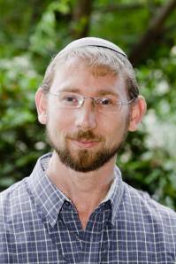 לא כל צופה הוא מכור. ד"ר יניב אפרתי  צילום: שחר הפקות