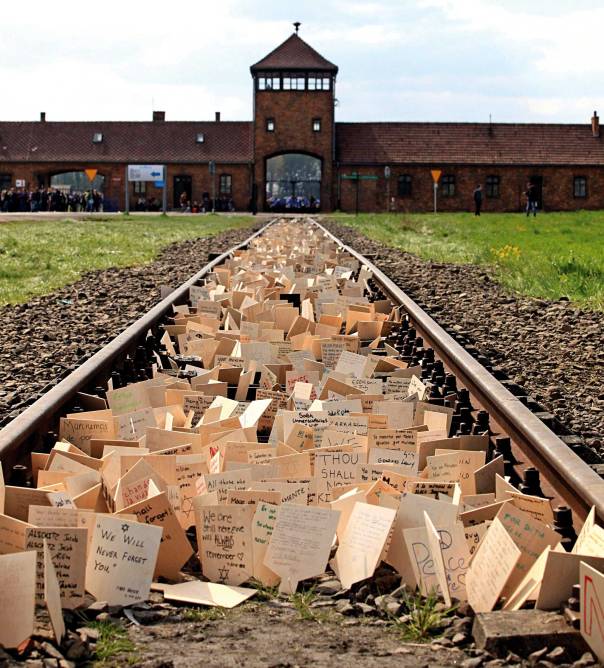 התקפות זדוניות על "תעשיית השואה". מחנה אושוויץ בירקנאו צילום: אי.פי.איי