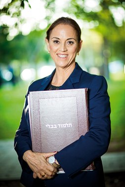 ד"ר רות קלדרון היא מייסדת מכללת "עלמא" וחברת כנסת מטעם סיעת "יש עתיד" צילום: אריק סולטן