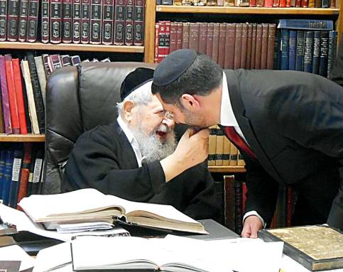  עם הרב עובדיה יוסף, תשע"ג  צילום: שלום אריאלי 