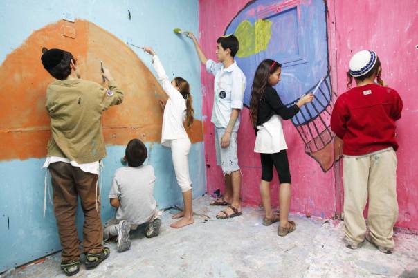 יש להטמיע בתלמידים כיוון חינוכי מגובש. סניף בני עקיבא המעורב ביישוב אדם       צילום: פלאש 90, למצולמים אין קשר לכתבה 