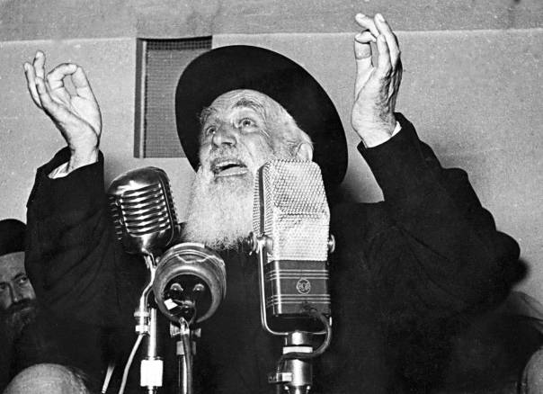 כשהרב אינו מקובל על הציבור הוא מאבד את מקור סמכותו. הרב יוסף שלמה כהנמן  צילום: פוטו בירנפלד, תל אביב. בידי הספרייה הלאומית, אוסף שבדרון