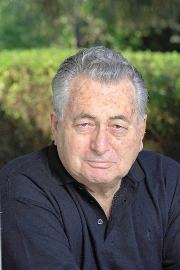 תיאטרון על בני אדם. משה שמיר  צילום: לע"מ 