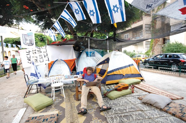 קושי להתמיד ב"סולידריות החברתית". מאהל המחאה בשדרות רוטשילד, קיץ 2011 צילום: פלאש 90