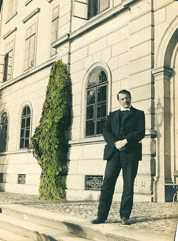 העדיף את המיתוס והחוויה על פני האתיקה. קרל גוסטב יונג, 1910