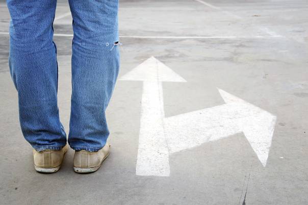 הבחירה איננה רק הכרעה נקודתית, אלא תנועה לאורך דרך צילום: שאטרסטוק