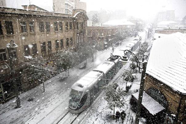 עצירה שהציבה את הפרופורציות קצת אחרת. סערת שלג בירושלים, 2014