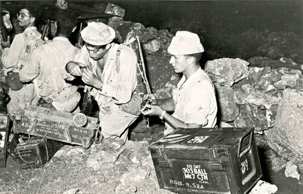 הפעולה בוצעה תוך גרימת אבדות קשות לאויב. הלוחמים לאחר כיבוש המוצב, מבצע לולב, 1956  צילום: אברהם ורד, במחנה 