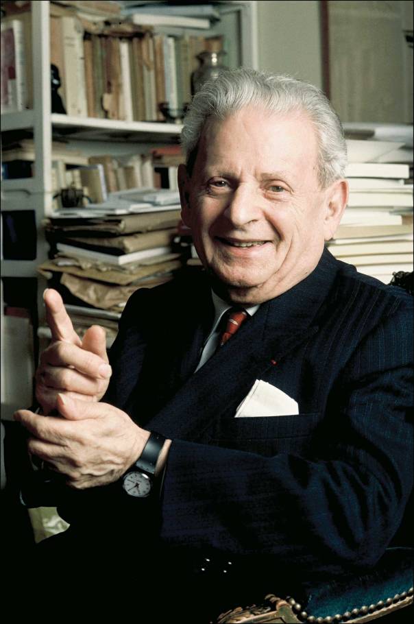 "היות נבחר" פירושו "היות בן", אהוב ורצוי. עמנואל לוינס צילום: גטי אימאג'ס 