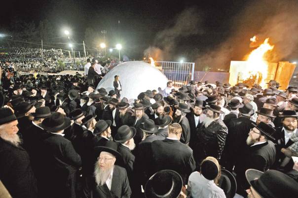 "אני לא רוצה שבית המקדש ייבנה מחר, אלא בעתיד רחוק יותר. אנחנו לא מוכנים מבחינה רוחנית. אני מזמין את כל חסידי המקדש־עכשיו לקבר רשב"י במירון, בל"ג בעומר, ולשאול אותם אם ככה הם רוצים שייראה בית המקדש" צילום: אביר סולטן, פלאש 90