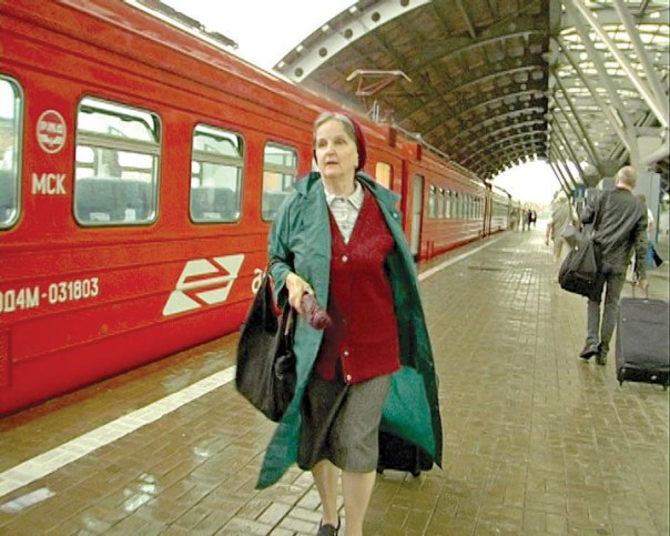 הרבנית פייגה בדרך לאירוע קבלי ברוסיה צילום: מתוך הסרט