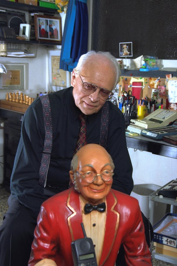 זה מצחיק כשזה אמיתי. אפרים קישון, 2002 צילום: דן פורגס, לע"מ