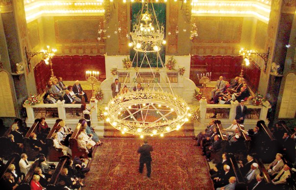 "הייתה במצרים קהילה של 70 אלף יהודים, היום יש שם ארבעה, אולי שבעה".  בית הכנסת "שער השמיים" בקהיר, 2007 צילום: אי.אפ.פי