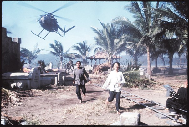 בלט מסוקים ולהבות נפלאם על רקע מוזיקה מפוארת של ואגנר. מתוך "אפוקליפסה עכשיו" צילום: גטי אימג'ס