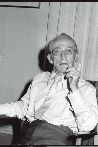 אורי צבי גרינברג. "ספרות עברית בלי אצ"ג היא מצומקת – בלי התנופה, הטירוף והעומק שלו"  צילום: לע"מ 