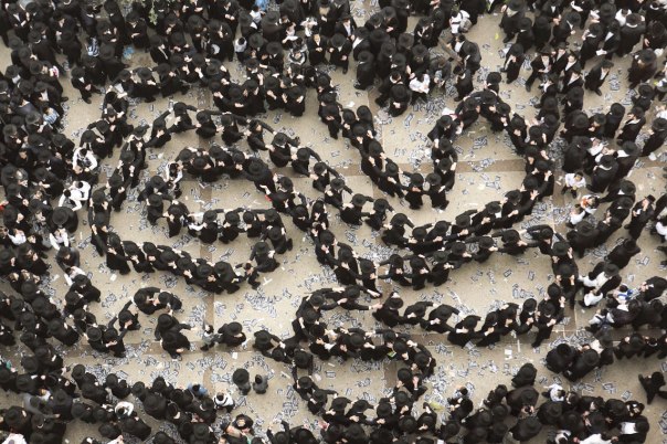 אפילו ב"ה' הוא האלוהים" יש הבדלים. הפגנת החרדים נגד הגיוס לצה"ל, אביב 2014 צילום: פלאש 90