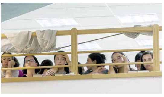 כשרב נמצא בחזית חברתית מאתגרת טבעי שהוא ימתח את ההלכה עד הקצה. מחיצה בבית כנסת  צילום: אי.פי.אי. למצולמות אין קשר לכתבה 