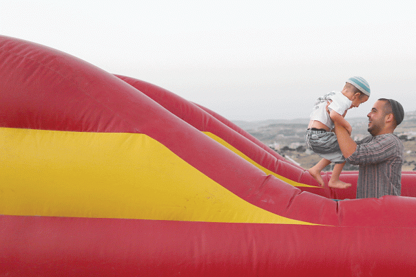 דווקא הצעירים, שזהותם נמצאת בתהליכי גיבוש, מסוגלים לתרום לתנועה החדשה צילום אילוסטרציה: נתי שוחט, פלאש 90