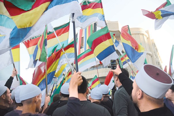 התבוננות מורכבת בתרבותם המורכבת של הדרוזים. תושבי מג'דל שמס בהפגנת תמיכה בדרוזים תושבי סוריה, יוני 2015 צילום: ז'ול ג'מאל, פלאש 90 