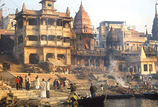 לא רק בהודו: גם רבה של רומא ביקש שישרפו את גופתו. שריפת גופות בורנסי, הודו צילום: סטיב אוונס