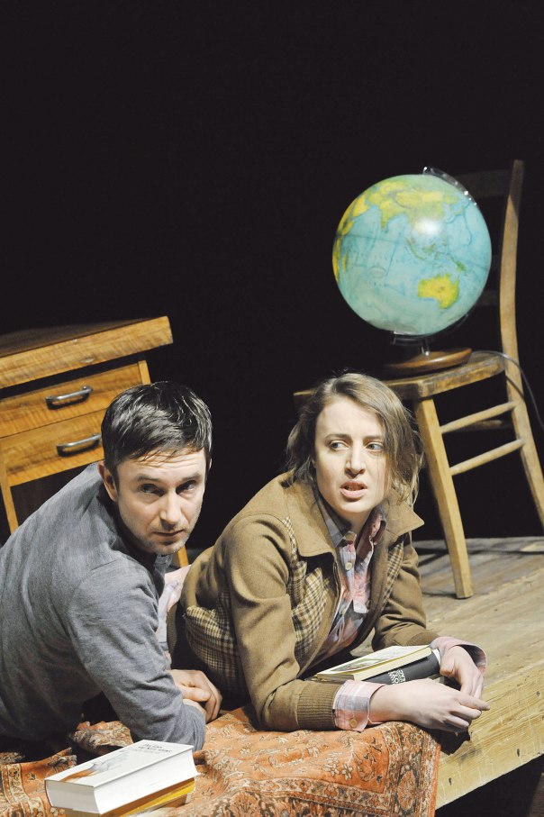 ביקורת‭ ‬חריפה‭ ‬על‭ ‬נאורות‭ ‬ורגישות‭ ‬מודרנית‭. ‬מתוך‭ ‬ההצגה‭ "‬אסרה‭", ‬תיאטרון‭ ‬ברלין צילום‭: ‬גטי‭ ‬אימג‭'‬ס 