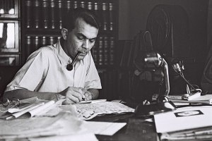 סיפר‭ ‬ניסים‭ ‬ונפלאות‭ ‬על‭ ‬הישיבה‭ ‬בירושלים‭. ‬ עזריאל‭ ‬קרליבך‭, ‬1942 צילום‭: ‬זולטן‭ ‬קלוגר‭, ‬לע‭"‬מ 