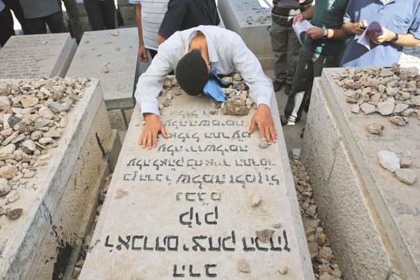 חווייתו‭ ‬הקיומית‭ ‬הייתה‭ ‬של‭ ‬אדם‭ ‬שנפשו‭ ‬קרועה‭. ‬קבר‭ ‬הרב‭ ‬קוק‭ ‬ בהר‭ ‬הזיתים צילום‭: ‬אורן‭ ‬נחשון‭, ‬פלאש‭ ‬90 