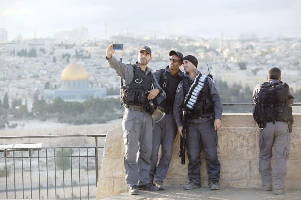 ההתעקשות‭ ‬על‭ ‬תפילה‭ ‬בהר‭ ‬מעמיקה‭ ‬את‭ ‬הקרעים‭ ‬בעם‭. ‬כוח‭ ‬מג‭"‬ב‭ ‬בהר‭ ‬הזיתים‭, ‬2014 צילום‭: ‬אי‭.‬פי‭.‬אי 