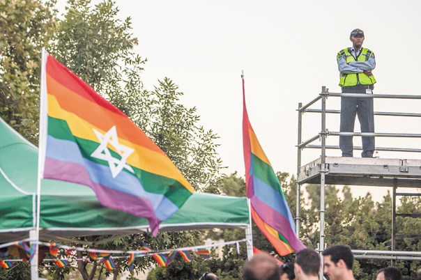 מדוע לא יתאפשר לדוגלים בתפיסה הישנה להשמיע את דבריהם? מצעד הגאווה בירושלים, 2016 צילום: Zack Wajsgras, פלאש 90