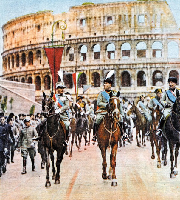 לא‭ ‬נורה‭ ‬על‭ ‬ידי‭ ‬הפרטיזנים‭. ‬מוסוליני‭ ‬בצעדה‭ ‬בויה‭ ‬דיי‭ ‬פורי‭ ‬אימפריאלי‭, ‬רומא‬‬‬‬‬‬‬‬‬‬‬ צילום‭: ‬גטי‭ ‬אימג‭'‬ס‬‬‬ 