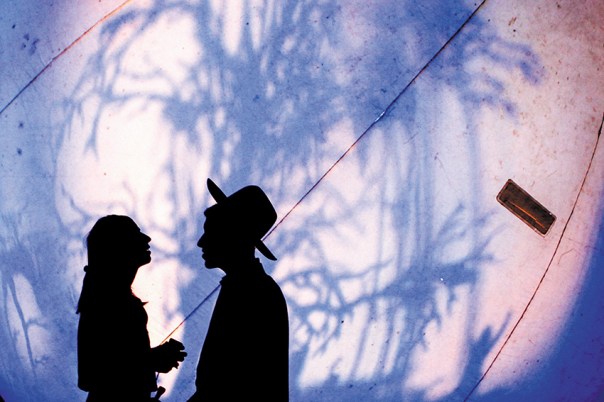 לאהבה בין בני הזוג יש חשיבות גם עבור היקום. פסטיבל האורות בירושלים, 2013 צילום: סלימן קאדר, פלאש 90