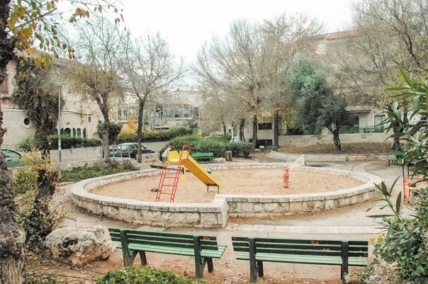 לעתים מתרחשות בו דרמות גדולות נסתרות מעין. גן שעשועים צילום: פלאש 90