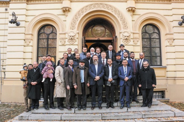 בליל של שפות, מסורות תרבותיות ומנהגים קהילתיים. משתתפי כנס רבני אירופה של מכון שטראוס–עמיאל, ורשה צילום: נתי מלחי, נתי הפקות