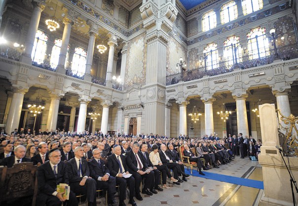 "מבחינת יהודים רבים יותר כיף ללכת למכון כושר מאשר ללכת לבית כנסת בשבת". בית הכנסת ברומא, איטליה צילום: אי.פי.איי