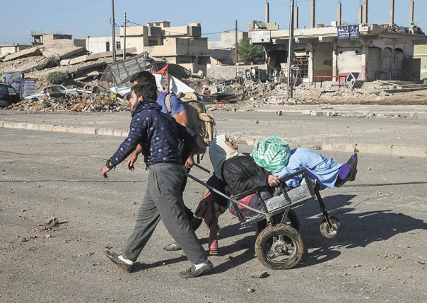 התפצלו מאל–קאעידה. העיר מוסוּל, מעוז דאעש, השבוע צילום: אי.פי