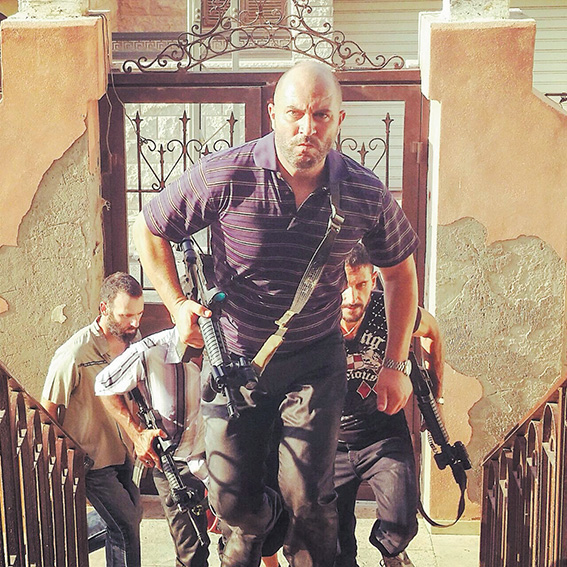 הצצה מעניינת לעולם האפל של הפעלת סוכנים. מתוך סדרת הטלוויזיה "פאודה" צילום: באדיבות יס