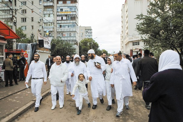 עשרות מניינים בנוסח עדות המזרח. ערב ראש–השנה באומן, 2013 צילום: יעקב נחומי, פלאש 90