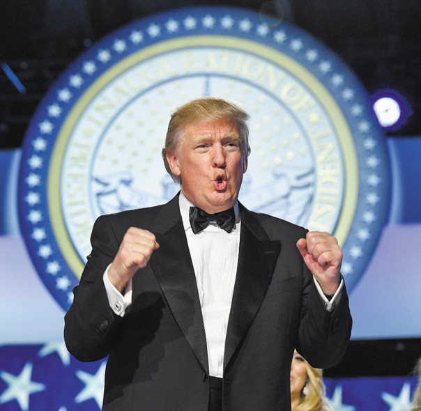 "אני אוהב לסגור חשבון". נשיא ארה"ב דונלד טראמפ, 2017 צילום: אי.פי.איי