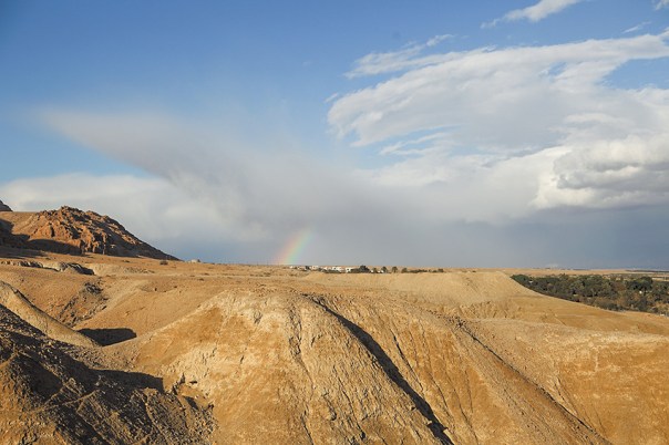 להתחבר לאדמה ללא הפרעות של קולות חיצוניים. מדבר יהודה צילום: יעקב נחומי, פלאש 90