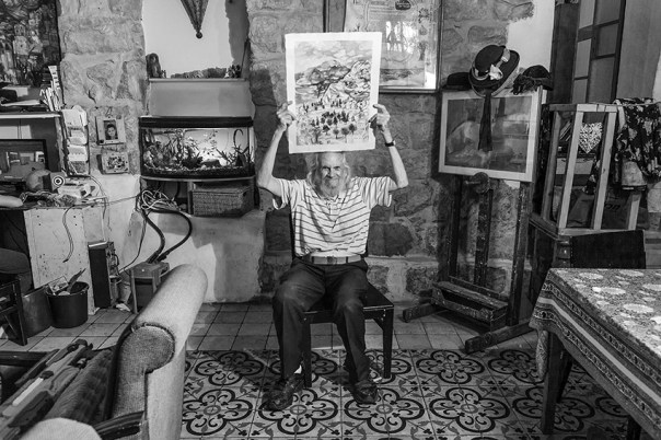 רבים מהמצולמים הם אמנים עם סיפורים מעניינים. מתוך פרויקט האריחים הירושלמי של קרן פרנקל.